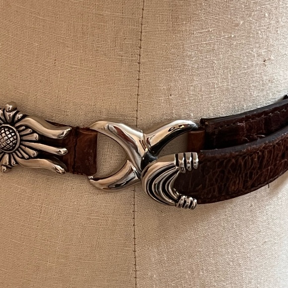 Captiva Leather/Silver Concho Belt - Picture 5 of 13